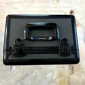 MAC Vintage Makeup Travel Case